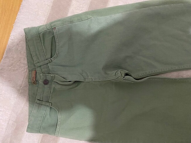 27 Beden yeşil Renk Pantolon