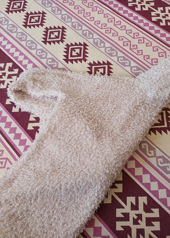 Kapüşonlu Kadın Bej Peluş Kazak - Görsel 5