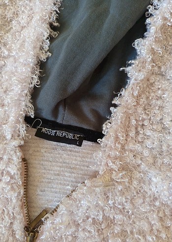 Kapüşonlu Kadın Bej Peluş Kazak - Görsel 3