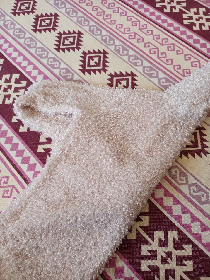 Kapüşonlu Kadın Bej Peluş Kazak - Görsel 5