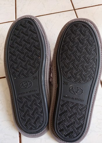 Gri Kalp Detaylı Kadın Peluş Ev Terliği - Görsel 3