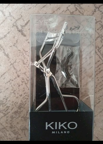 NYX KIKO Milano Gri ve Altın Kirpik Kıvırıcı
