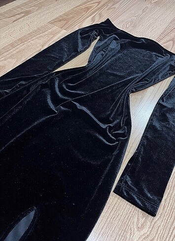 siyah uzun kadife elbise