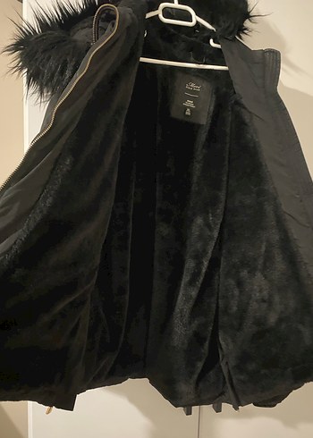 Siyah Kürklü Kadın Kışlık Mont - Görsel 2