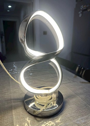 Modern Tasarımlı Gri Beyaz Masa Lambası - Görsel 2