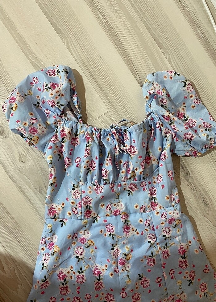 Çiçekli elbise - Görsel 4