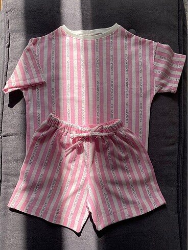 Kız bebek pijama takımı