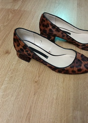 Zara Kahverengi Leopar Desenli Süet Topuklu Kadın Babet