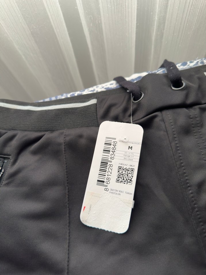 Erkek Barcelona Lisanslı Fermuarlı Eşofman - Görsel 3