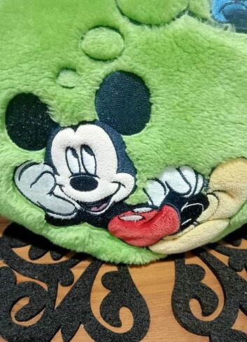 Beden çeşitli Renk Peluş Kalp Mickey Mouse işlemeli yastık.