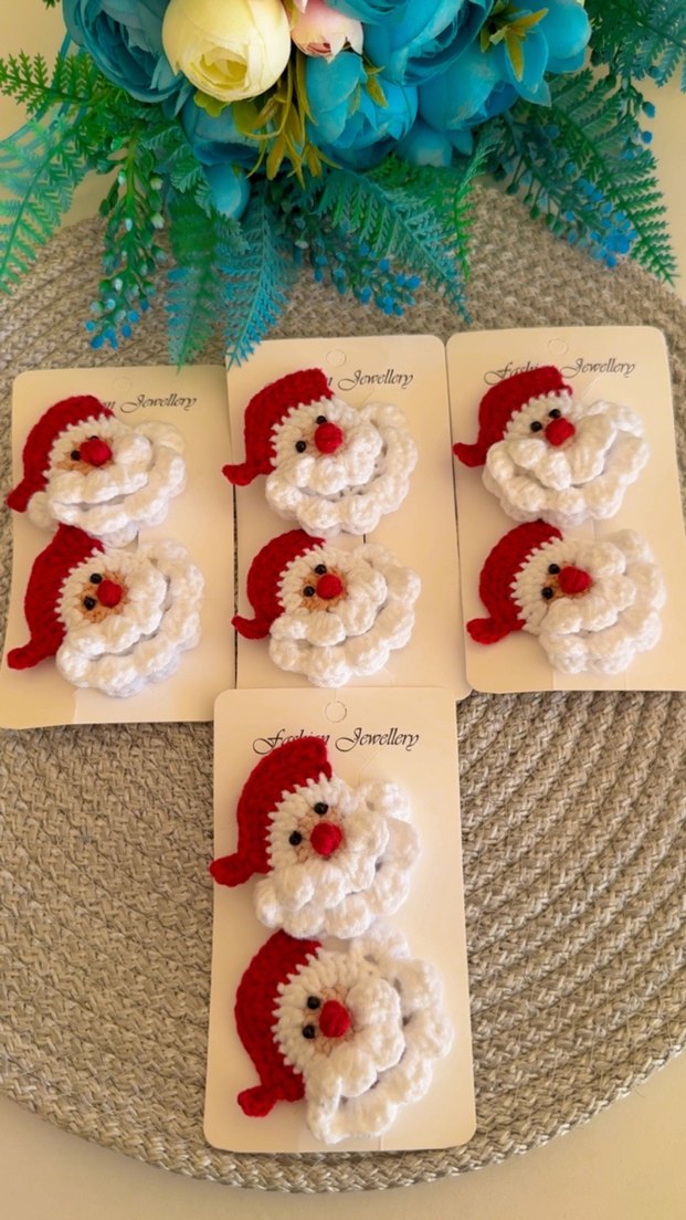 Renkli Nakışlı Örgü Noel Baba Çıt Çıt Toka - Görsel 3