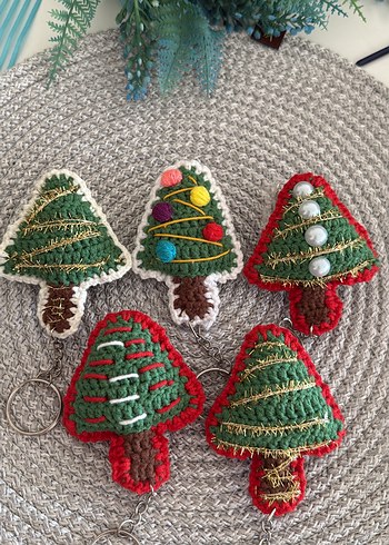 Renkli Örgü Yılbaşı Ağacı Anahtarlıkları - Görsel 2