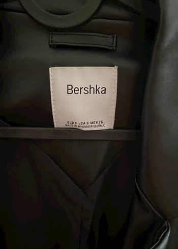 Bershka Düğmeli Siyah Deri Kadın Ceket