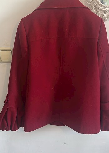 Kırmızı düğmeli kadın kaban - Görsel 7