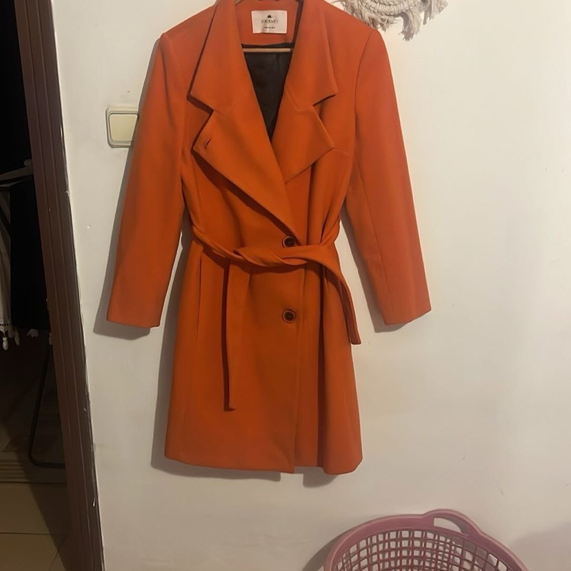 Turuncu Kemerli Midi Kadın Kaban - Görsel 2