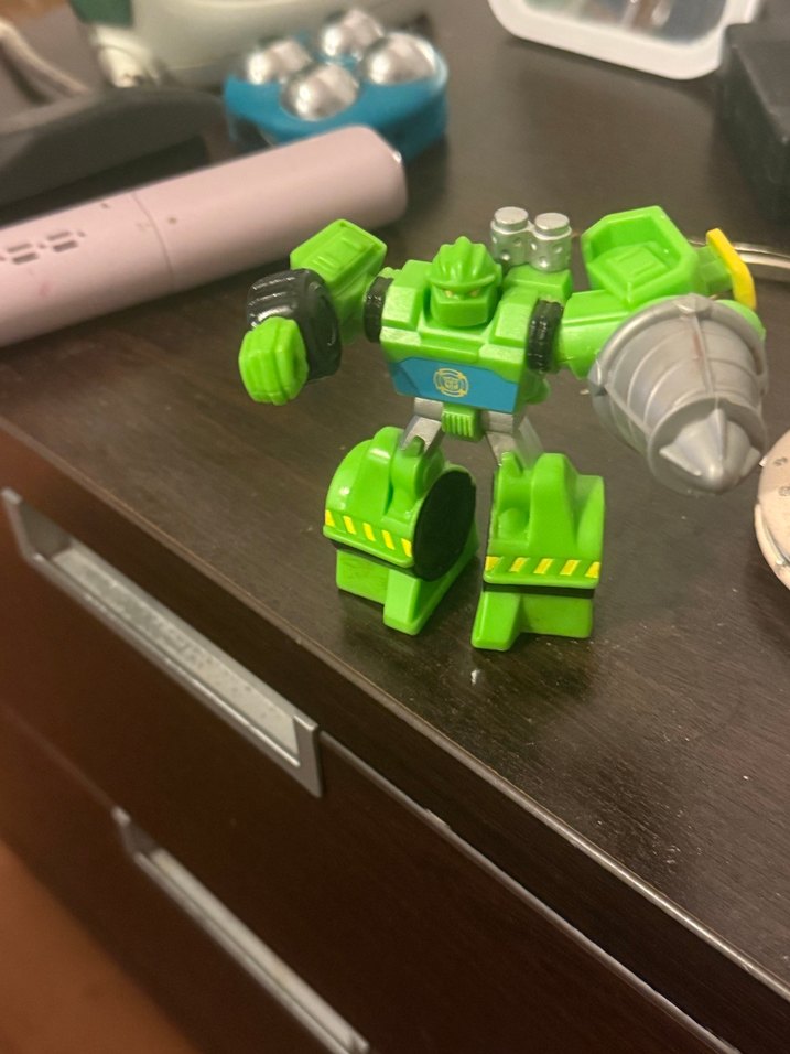 Yeşil Renkli Aksiyon Figürü - Görsel 2