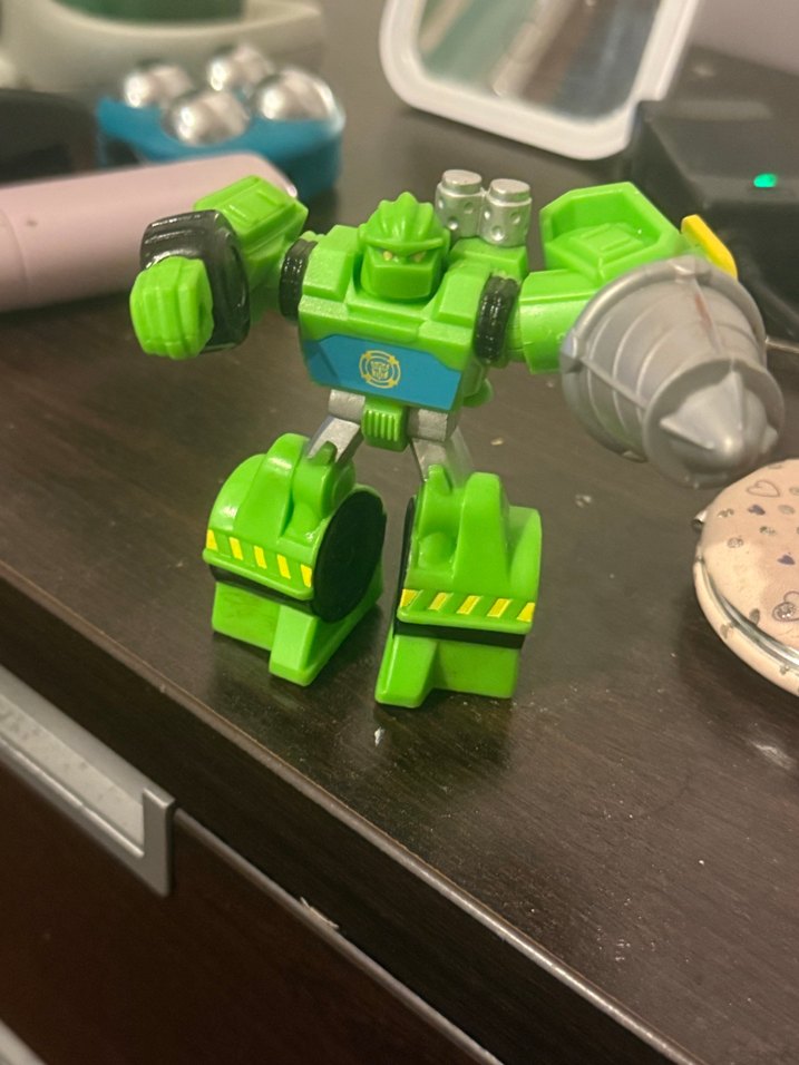 Yeşil Renkli Aksiyon Figürü - Görsel 3