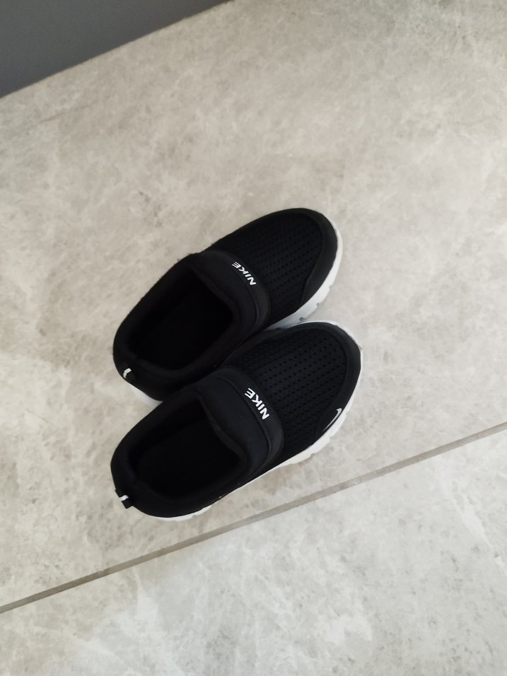 Nike Siyah çocuk  Spor Ayakkabı 22 numara - Görsel 2