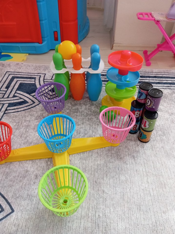 Renkli Plastik Bowling ve Toplama Oyunu - Görsel 2