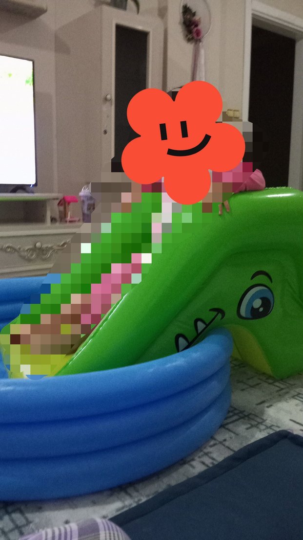 Çocuklar için renkli yeşil şişme kaydırak - Görsel 2