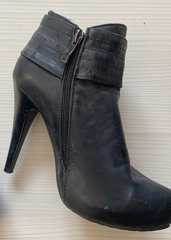 Siyah Deri Tokalı Dolgu Topuklu Kadın Bot - Görsel 6