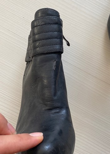 Siyah Deri Tokalı Dolgu Topuklu Kadın Bot - Görsel 4