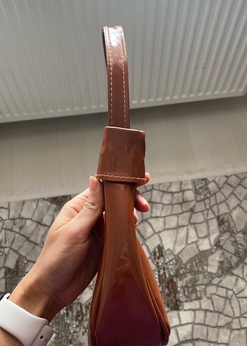 Kahverengi Parlak Deri Kadın Çanta - Görsel 4