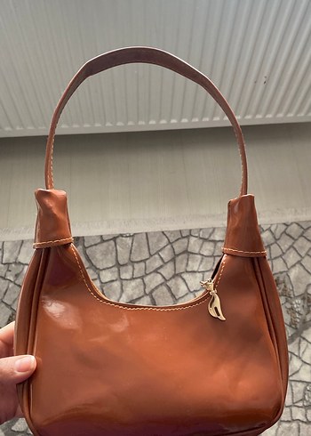 Kahverengi Parlak Deri Kadın Çanta - Görsel 2