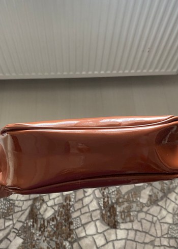 Kahverengi Parlak Deri Kadın Çanta - Görsel 6