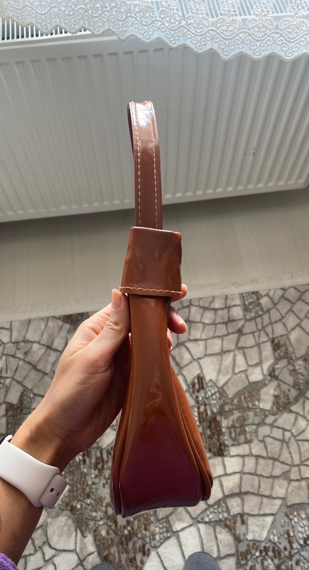 Kahverengi Parlak Deri Kadın Çanta - Görsel 4