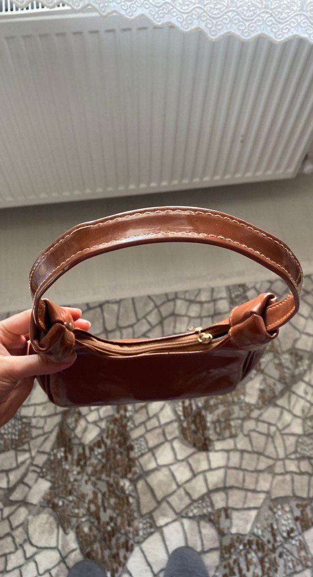 Kahverengi Parlak Deri Kadın Çanta - Görsel 5