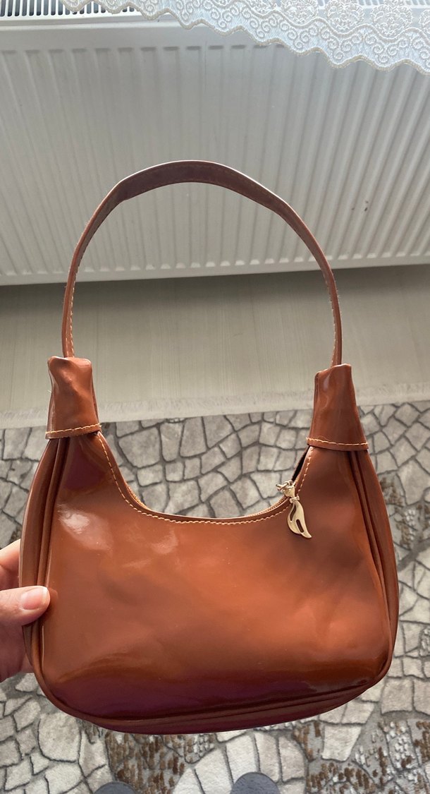 Kahverengi Parlak Deri Kadın Çanta - Görsel 2