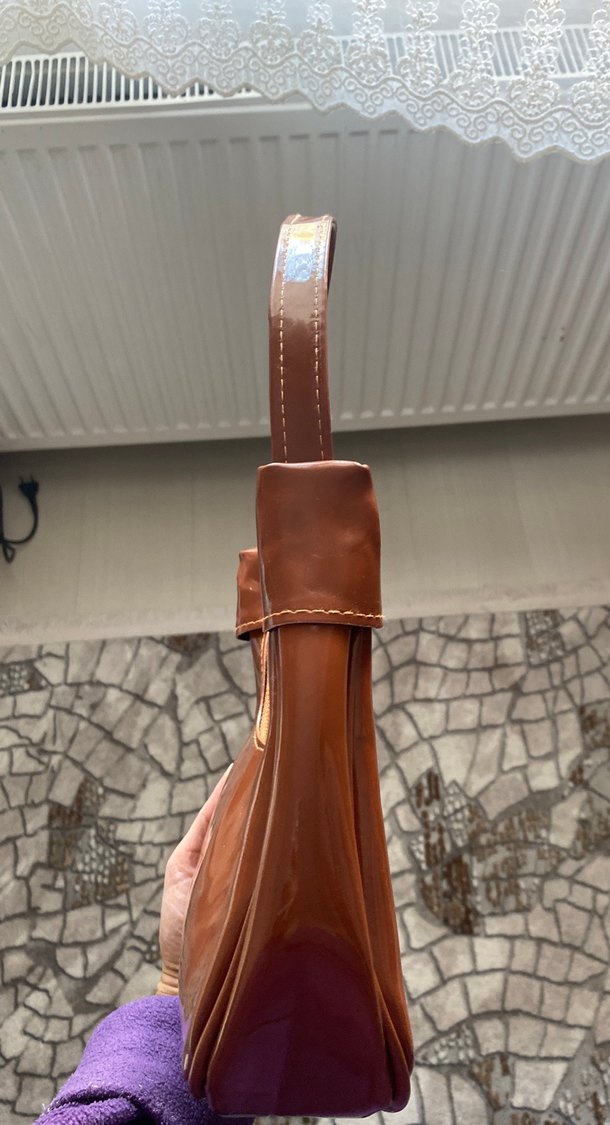 Kahverengi Parlak Deri Kadın Çanta - Görsel 3