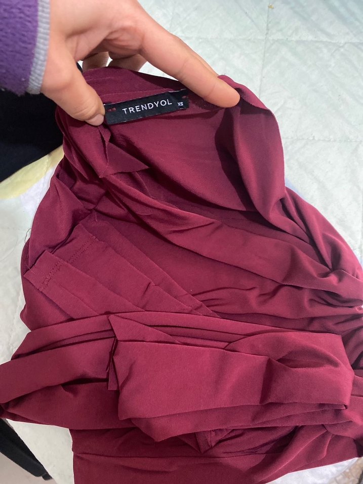 Bordo Tek Omuzlu Uzun Kollu Kısa Bluz - Görsel 3