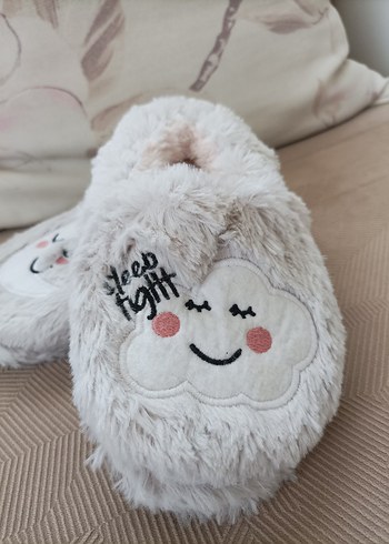 Beyaz Nakışlı Puff Ev Terliği - Görsel 8