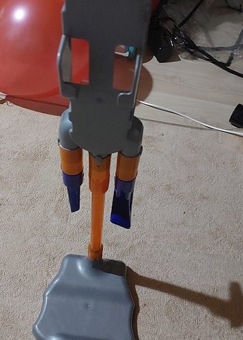 Turuncu ve gri elektrikli süpürge - Görsel 2