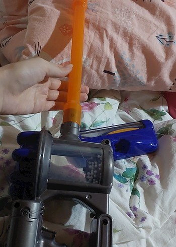 Turuncu ve gri elektrikli süpürge - Görsel 3