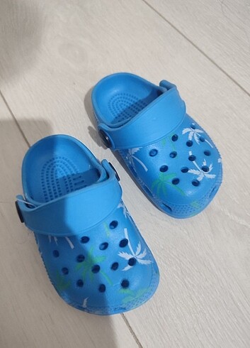 Crocs terlik