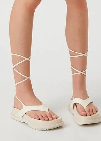 Bershka Bağcıklı Sandalet