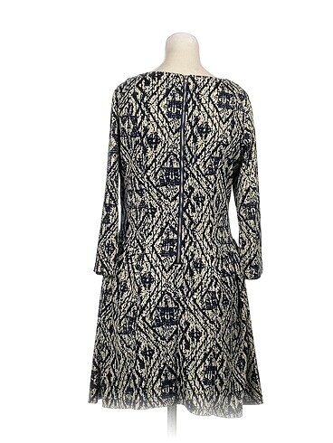40 Beden PreLoved Kısa Elbise %70 İndirimli.
