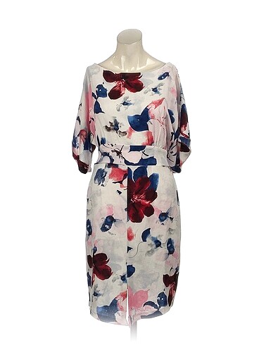 PreLoved Kısa Elbise %70 İndirimli.