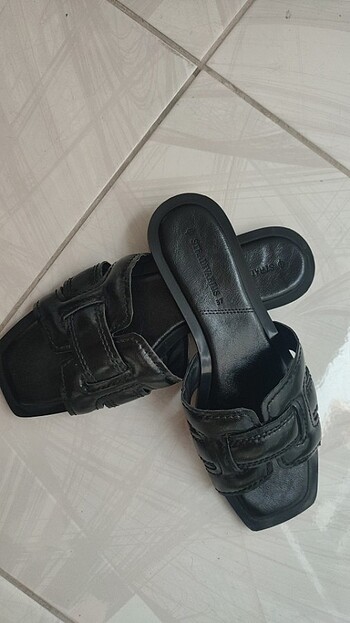 37 Beden Stradivarius Siyah Terlik