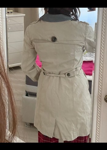 Zara Düğmeli Bej Midi Kadın Trençkot