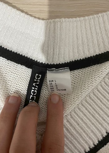 V Yaka Beyaz Örgü Kadın Süveter - Görsel 2