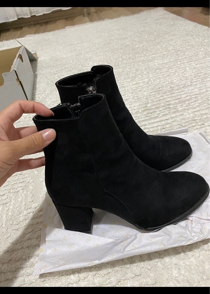 Kadın Suet Bot - Görsel 3