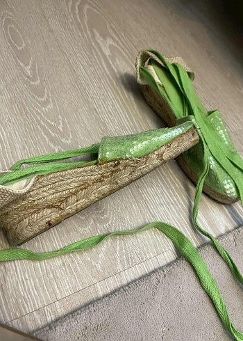 36 Beden Yeşil Parlak Yılan Desenli Dolgu Topuk Espadril