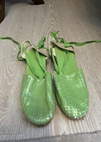 Yeşil Parlak Yılan Desenli Dolgu Topuk Espadril