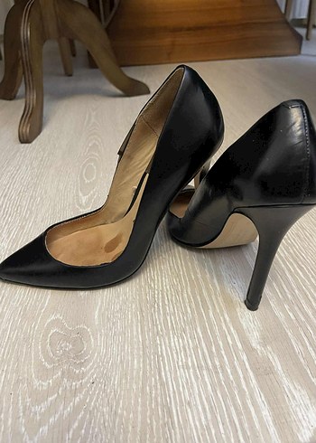 36 Beden Kadın Siyah Deri Stiletto Topuklu Ayakkabı