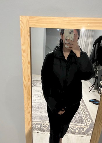 Siyah Puff Kol Yüksek Yakalı Kadın Mont - Görsel 2