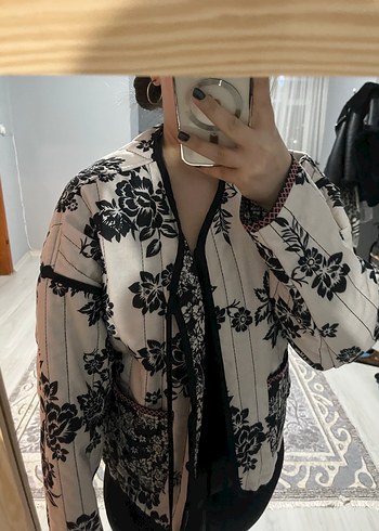 Dantel Detaylı Beyaz Desenli Kadın Ceket - Görsel 3